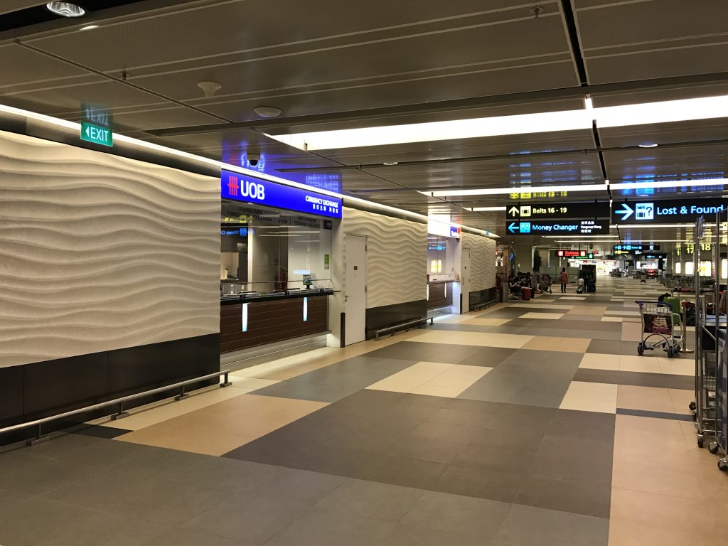 チャンギ国際空港で両替がおススメ