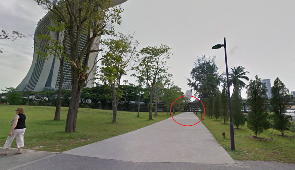 道を進むとマリーナベイ湾に突き当ります