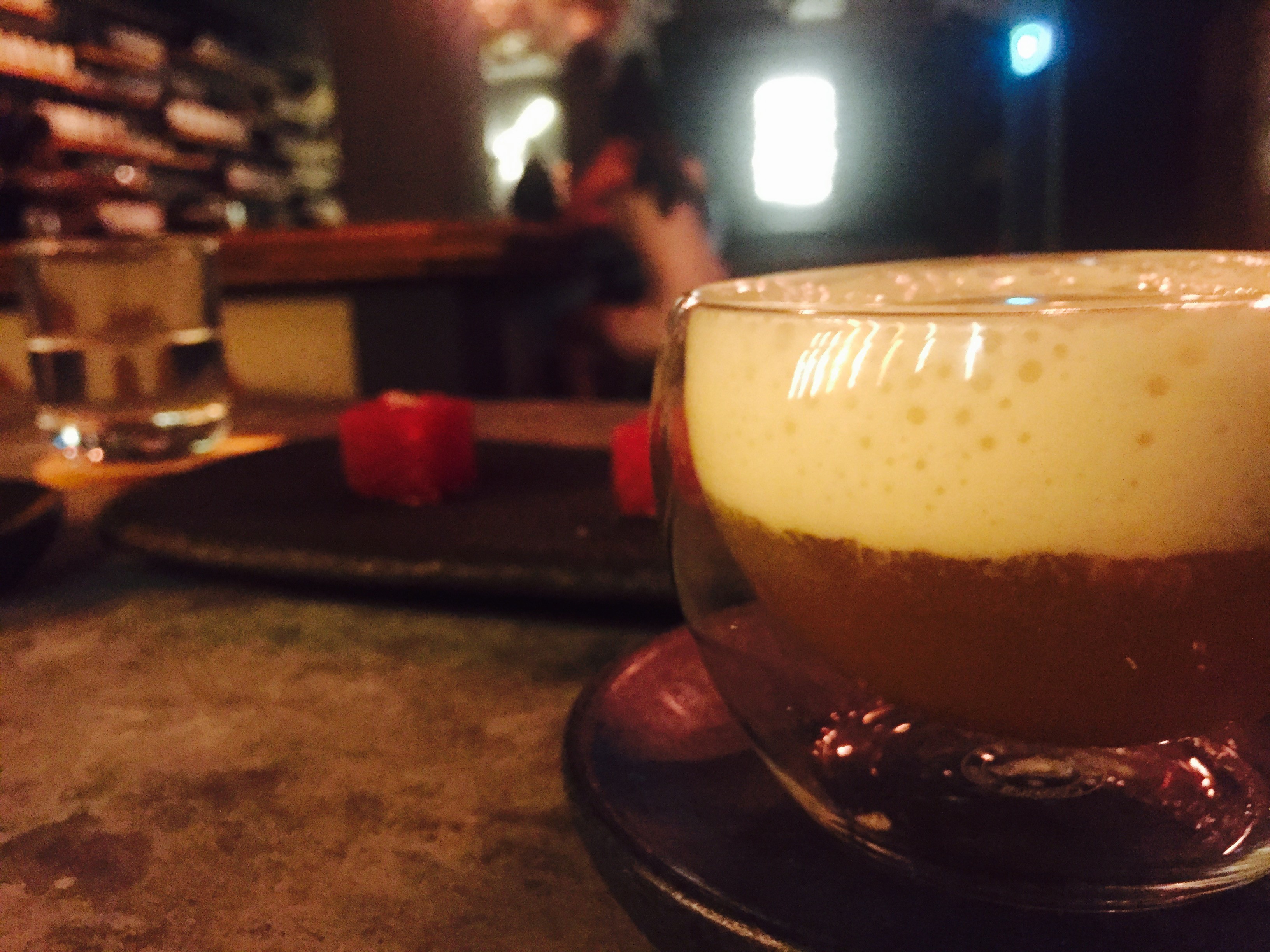 パッションフルーツのようなカクテル