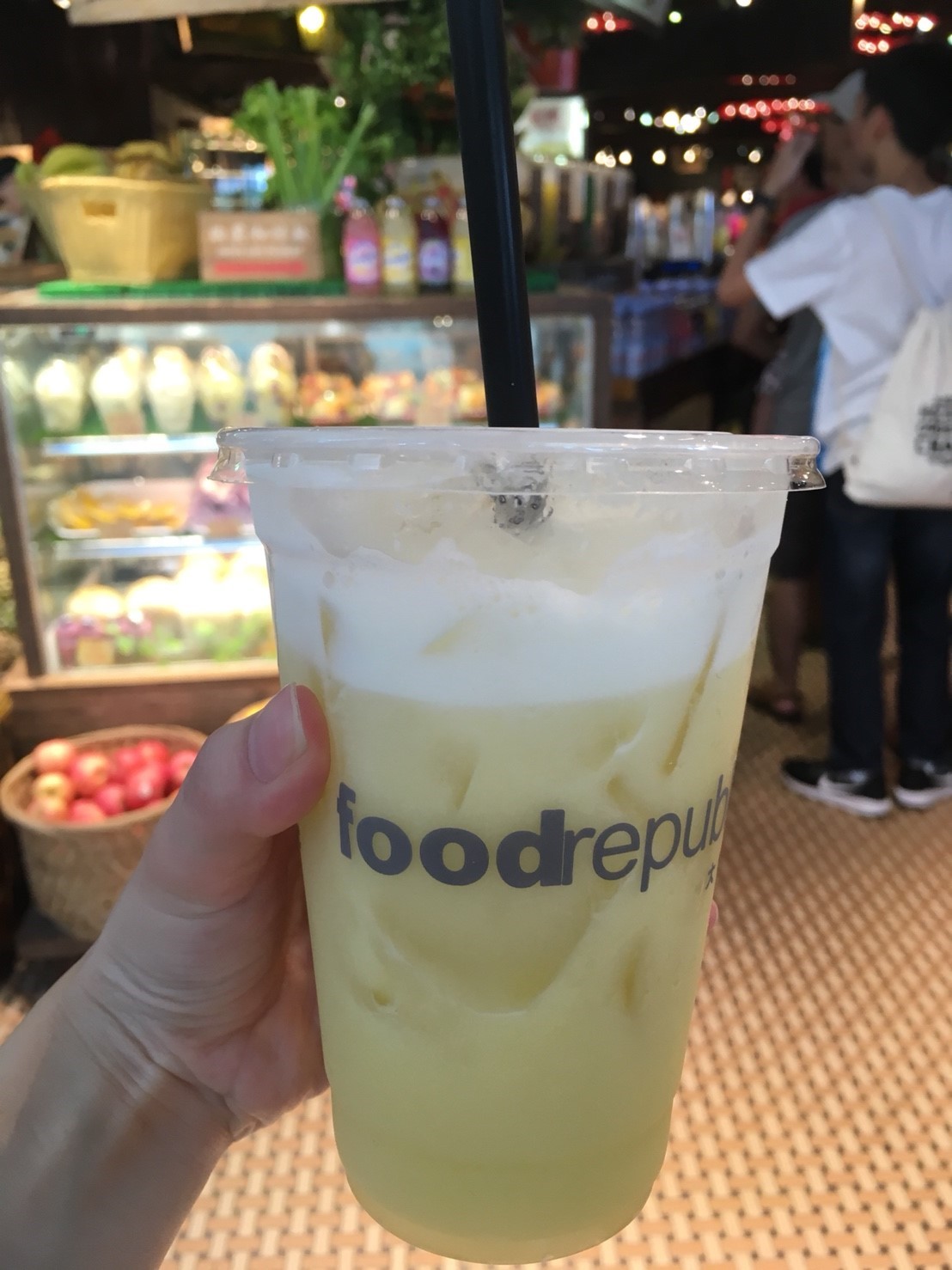 パイナップルのしぼりたてジュース