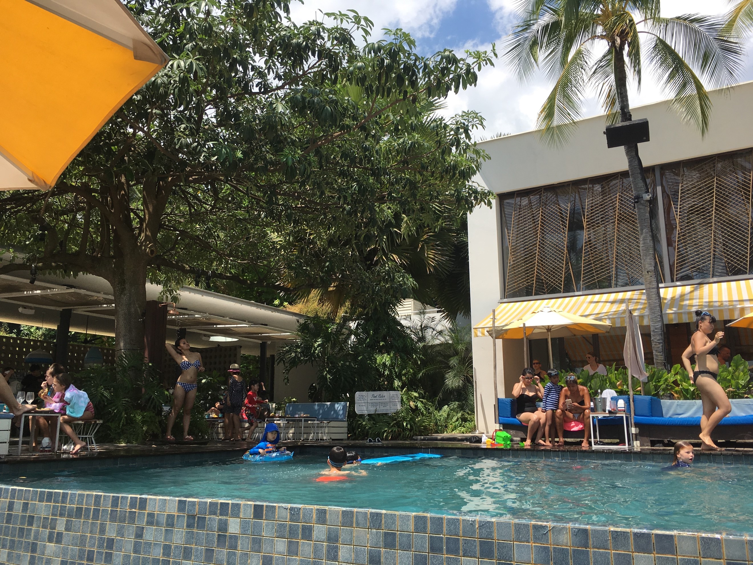 店内で食事ができるレストラン